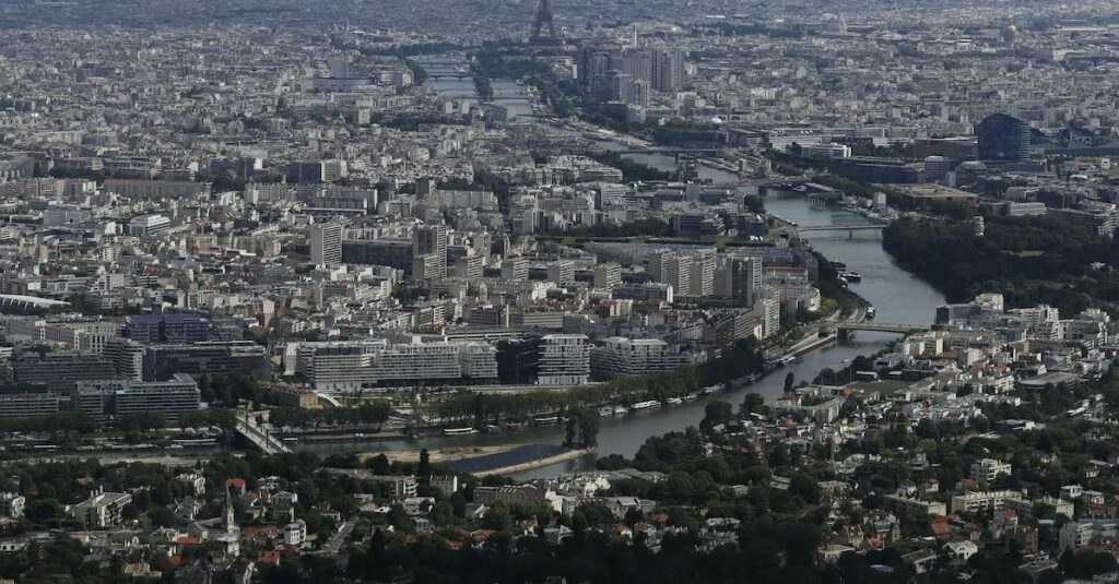 Paris et la grande couronne vus du ciel