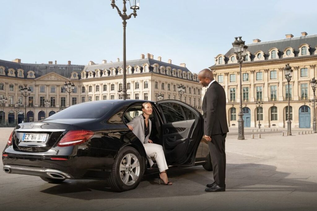 chauffeur privé et sa cliente